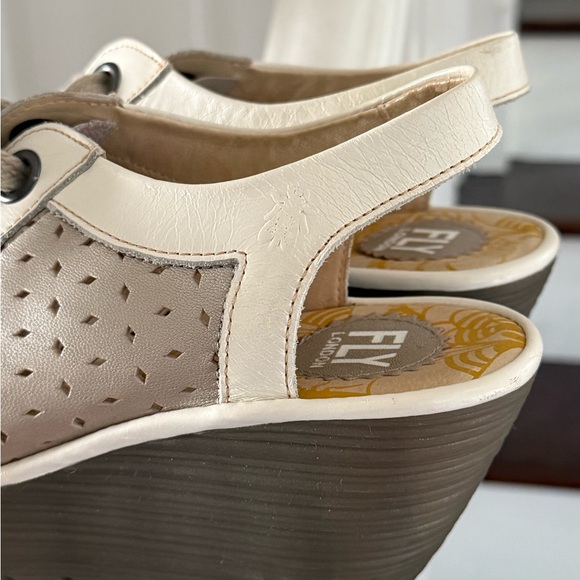 Fly London York sandal-like new. Borgogna silver and off white - Picture 5 of 8